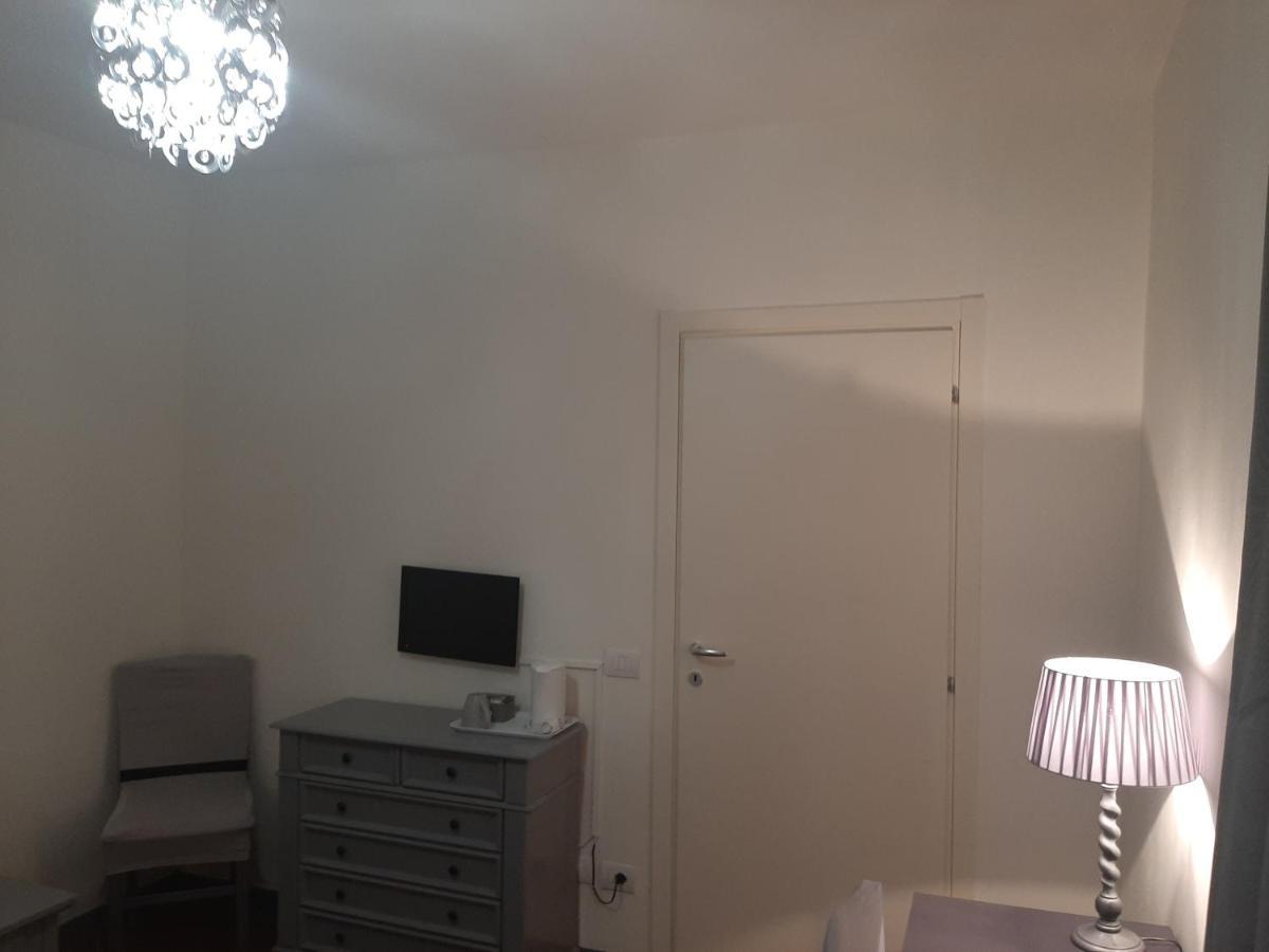 B&B Principe Calaf 3 Лука Екстериор снимка