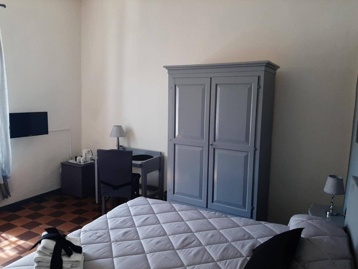 B&B Principe Calaf 3 Лука Екстериор снимка