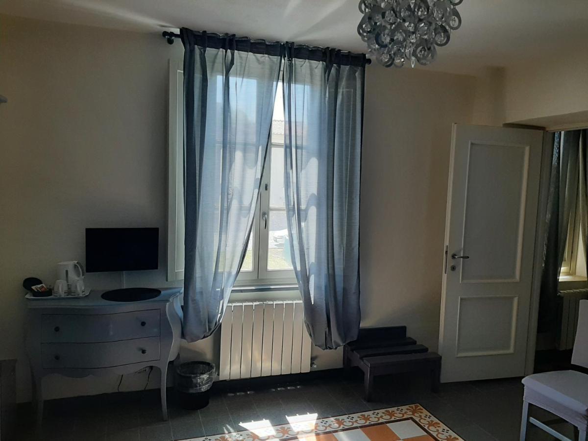 B&B Principe Calaf 3 Лука Екстериор снимка