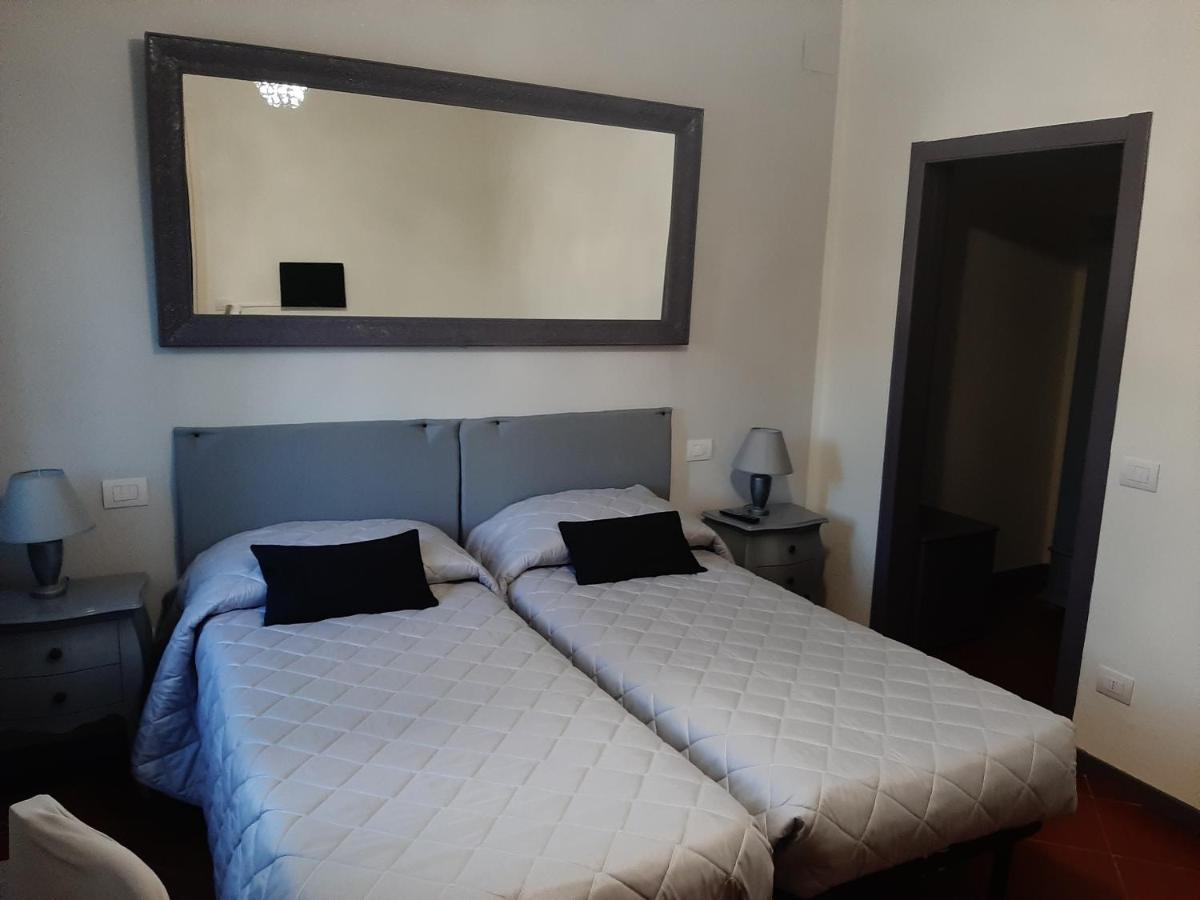 B&B Principe Calaf 3 Лука Екстериор снимка
