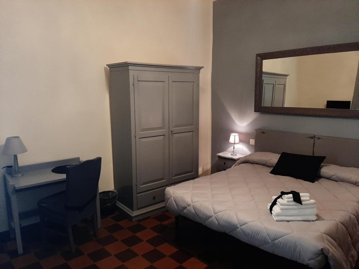 B&B Principe Calaf 3 Лука Екстериор снимка